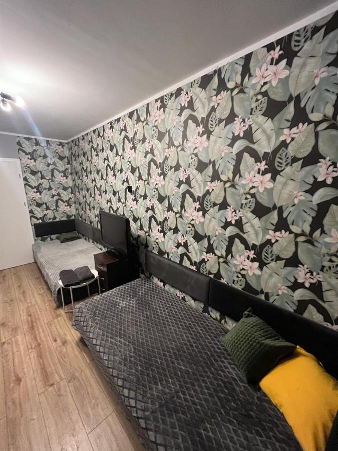 Pokoj Z Prywatna Lazienka W 2-Pokojowym Mieszkaniu Komuny Paryskiej Wrocław Buitenkant foto